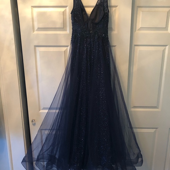 Gorgeous beaded prom gown! - Picture 5 of 7